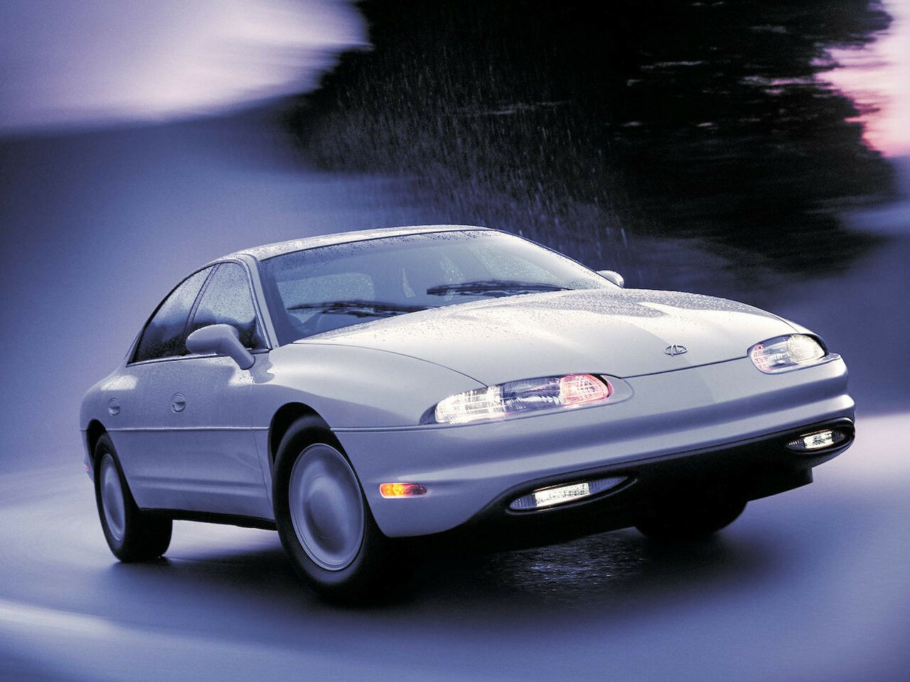 Oldsmobile Aurora I
