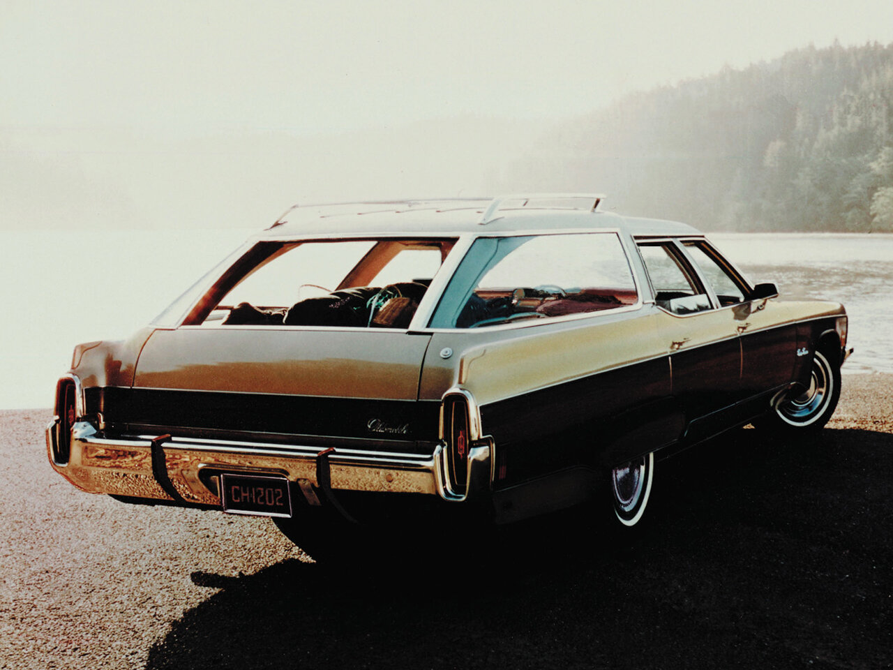 Oldsmobile Custom Cruiser I