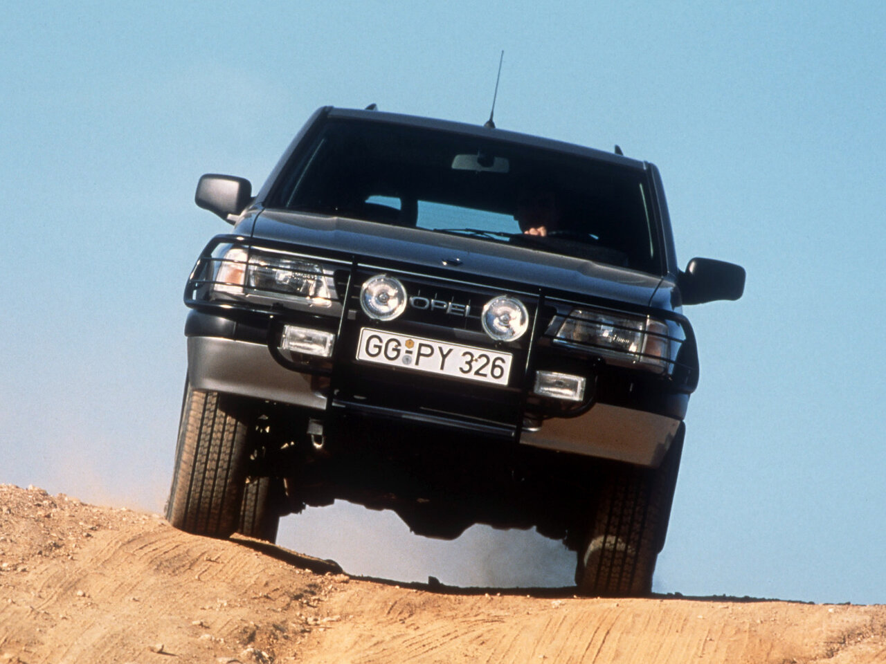 Opel Frontera A