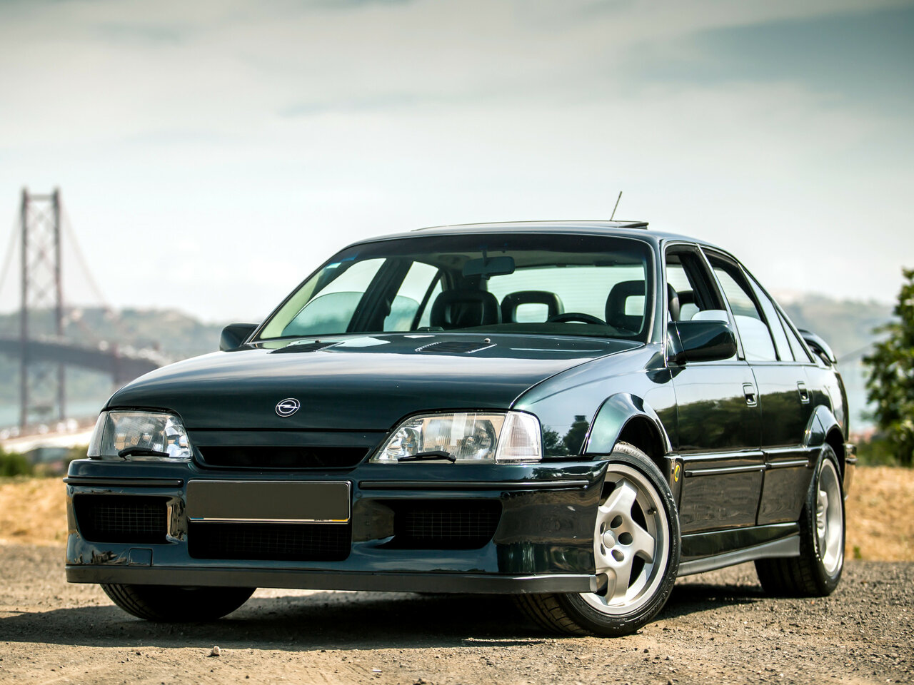 Opel Lotus Omega Седан
