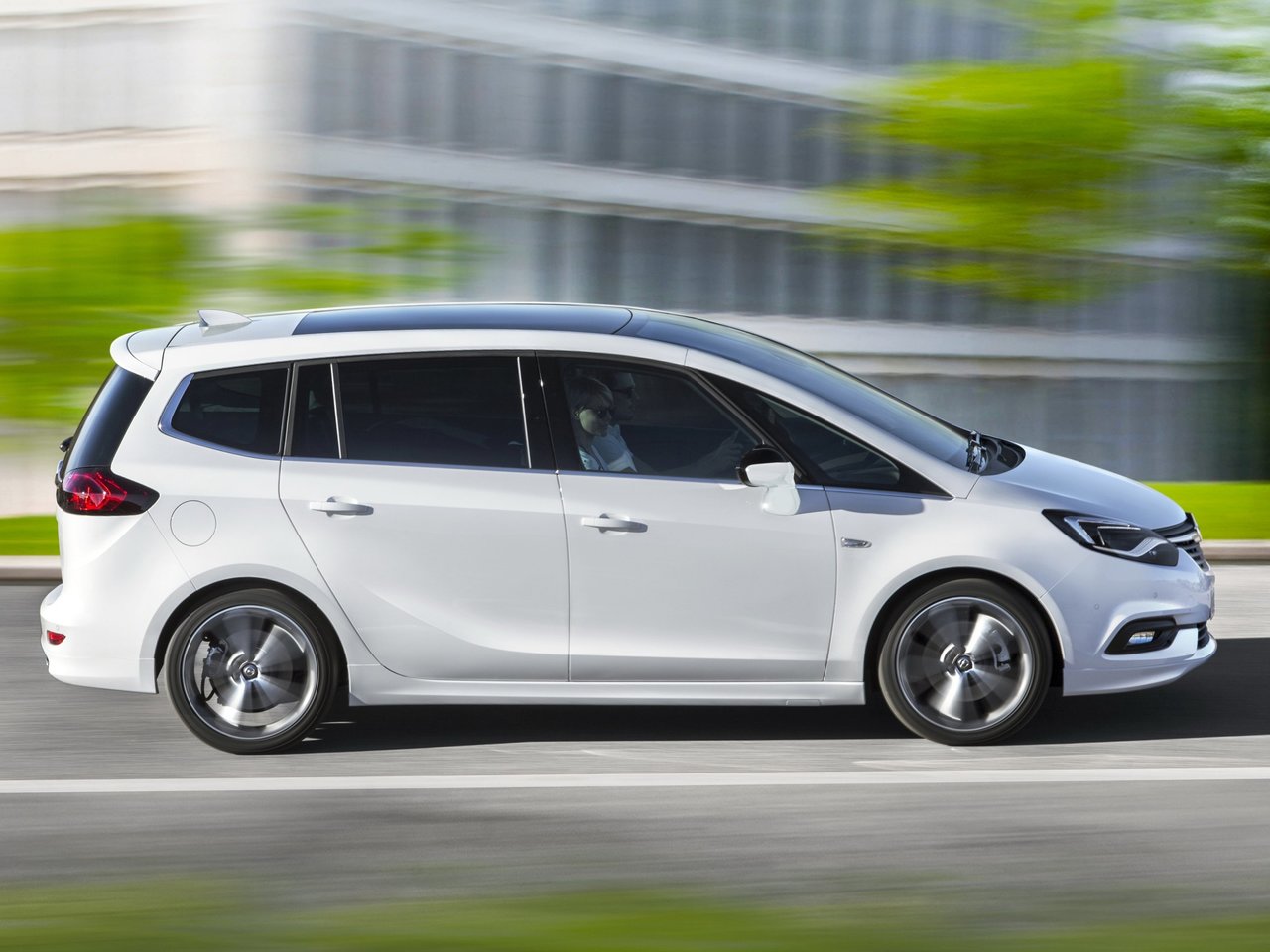 Opel Zafira C Рестайлинг