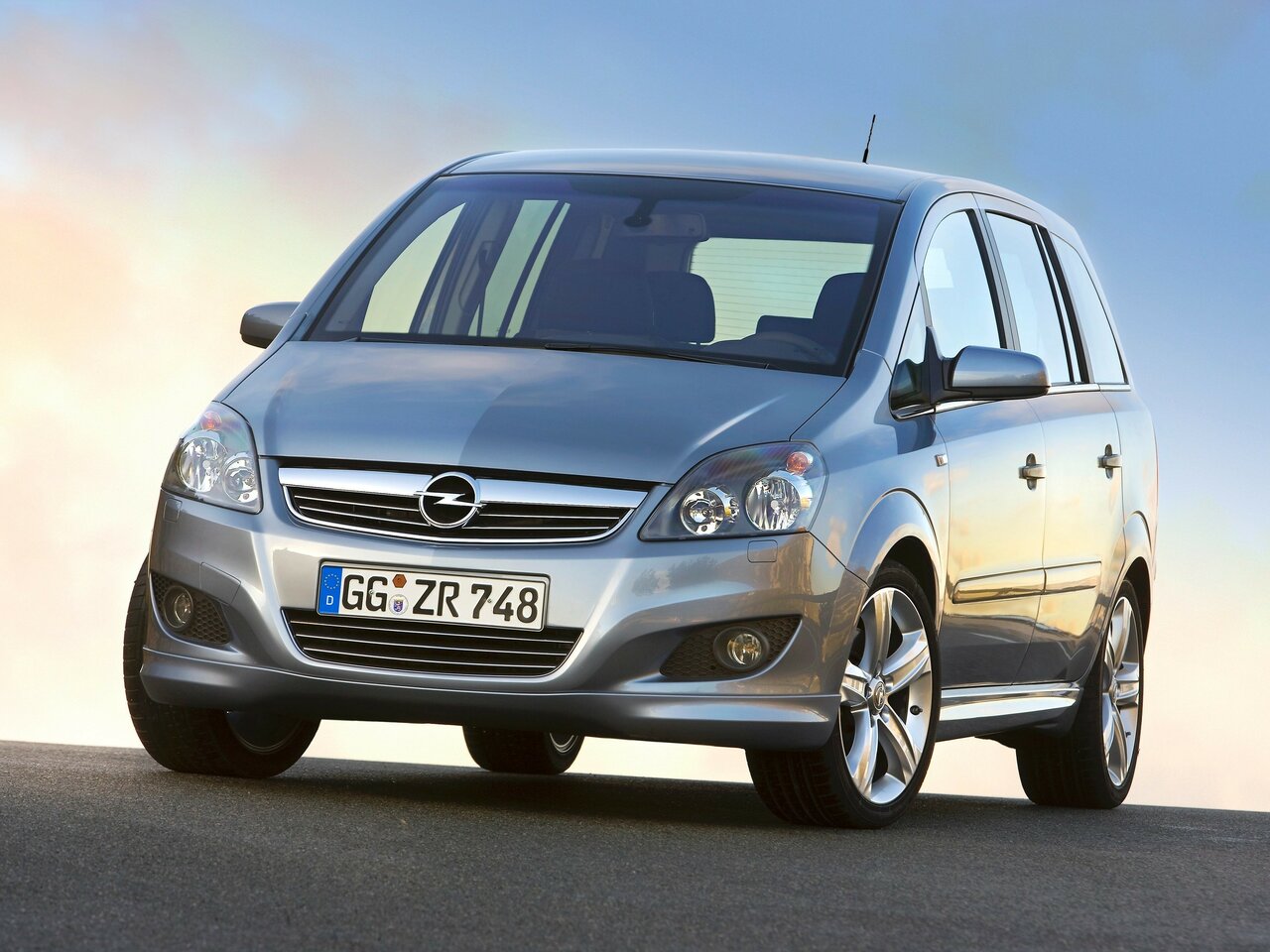Opel Zafira B Рестайлинг