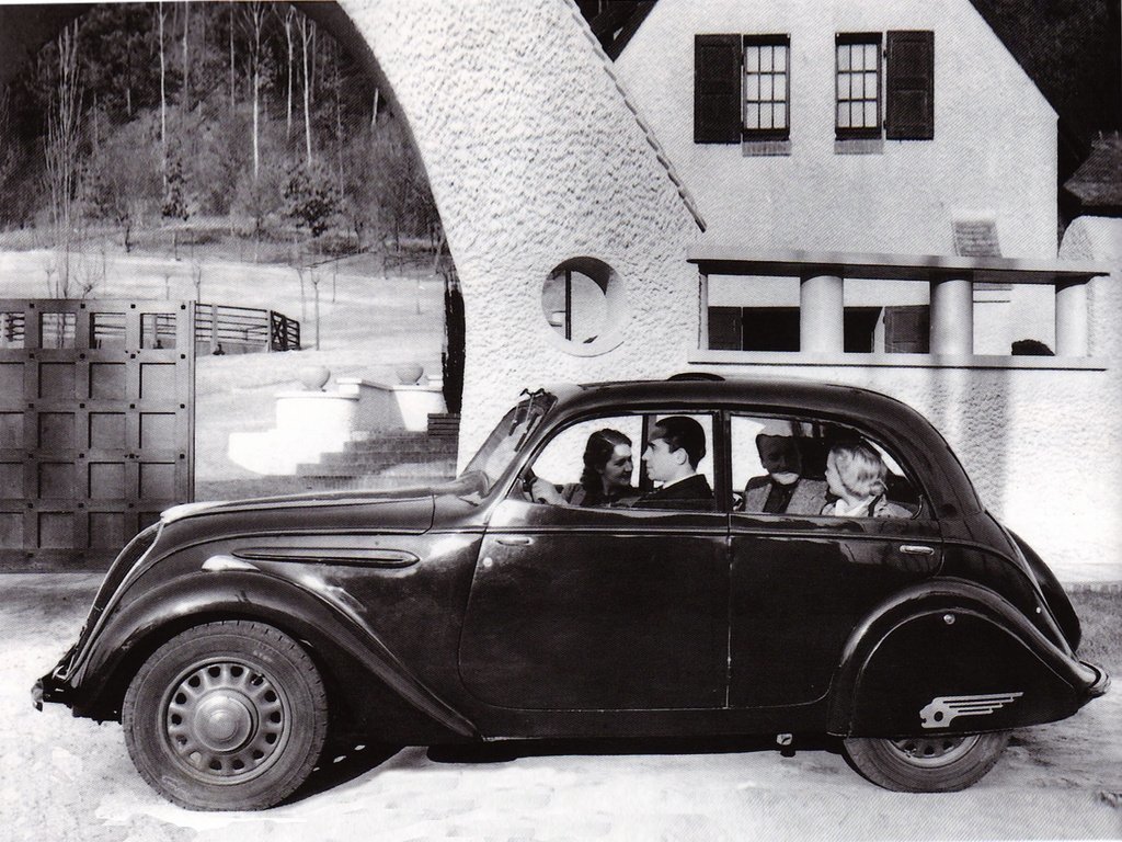 Peugeot 202 Седан