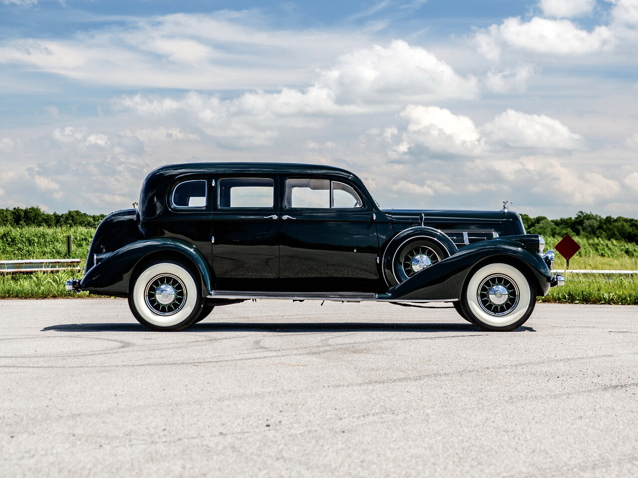 Pierce-Arrow Twelve Седан