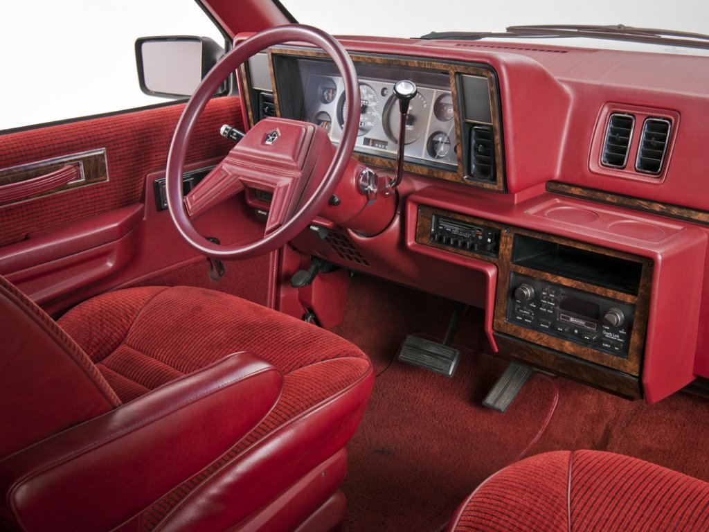 Plymouth Voyager I