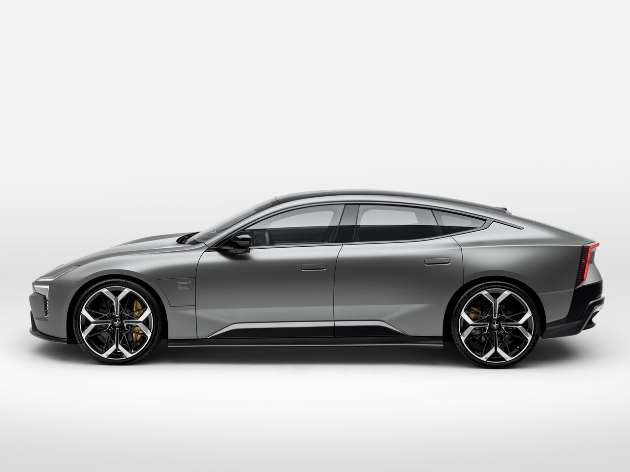 Polestar 5 Седан