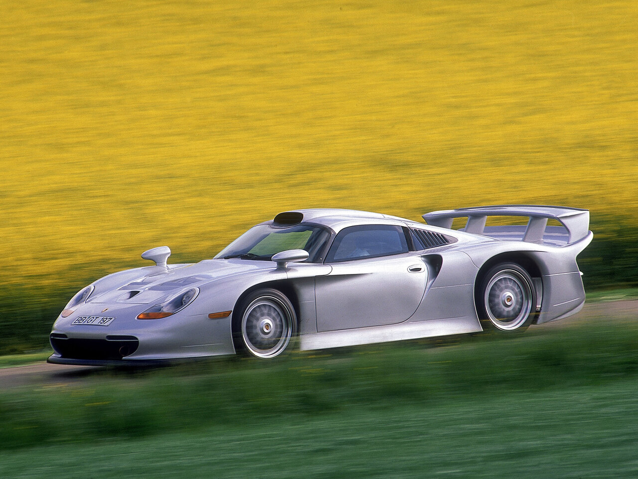 Porsche 911 GT1 996