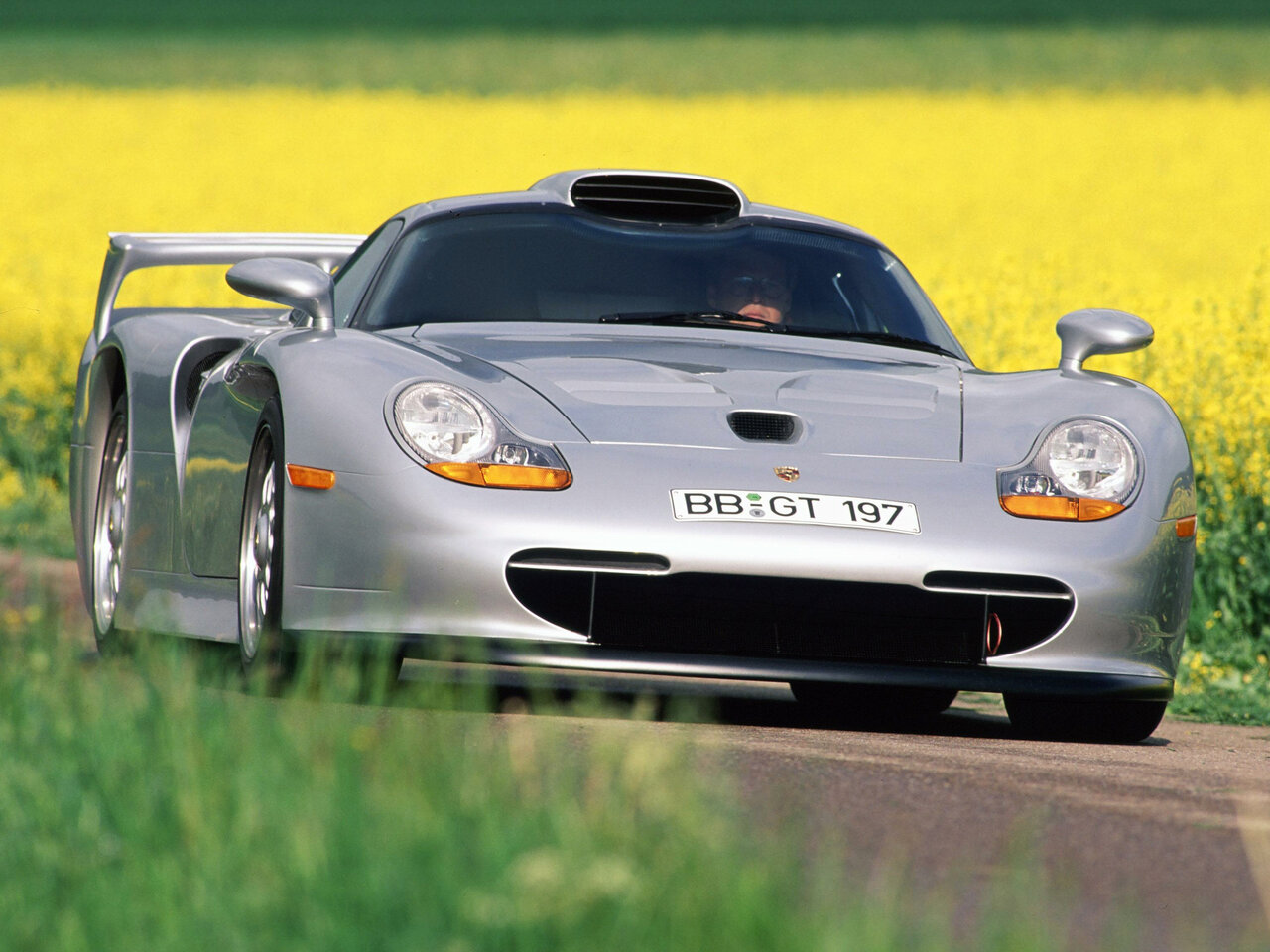 Porsche 911 GT1 996