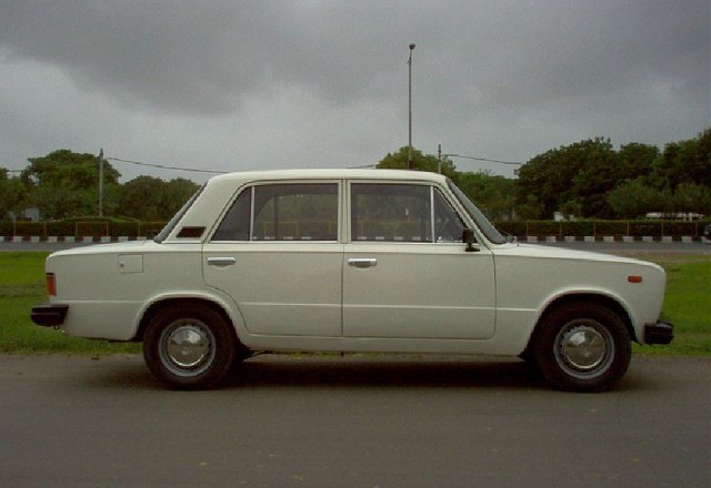 Premier 118NE Седан