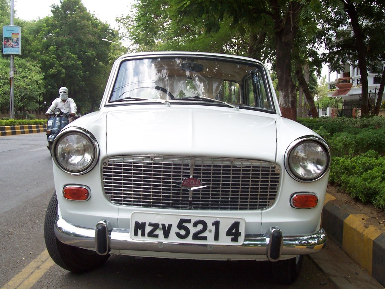 Premier Padmini Седан