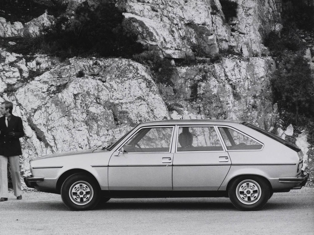 Renault 30 Хэтчбек 5 дв.