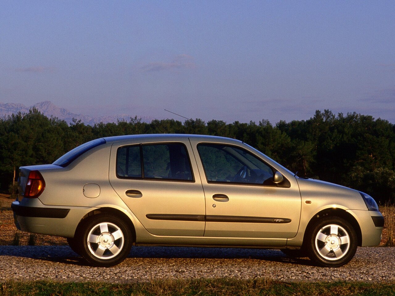 Renault Symbol I Рестайлинг