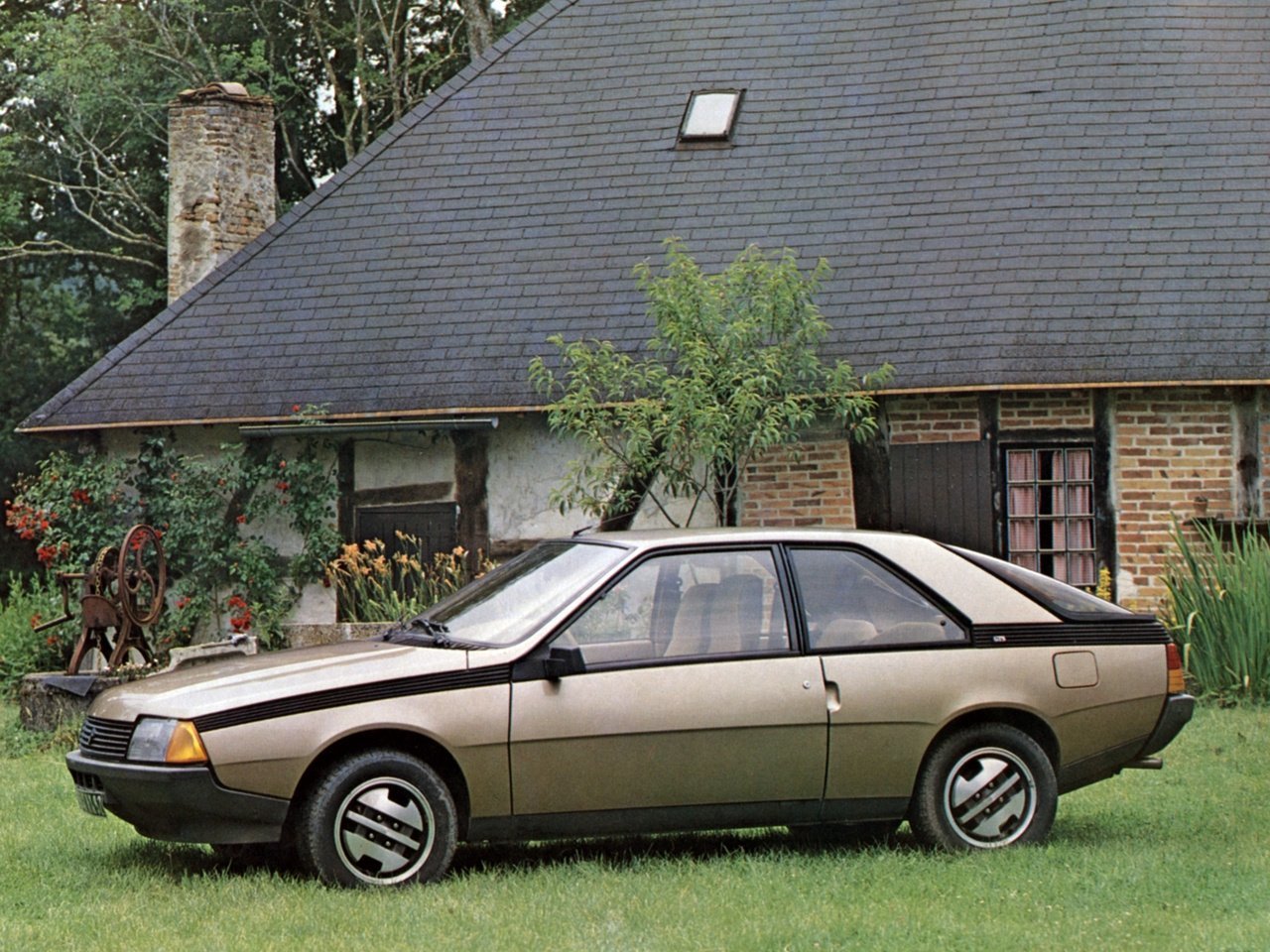 Renault Fuego Хэтчбек 3 дв.
