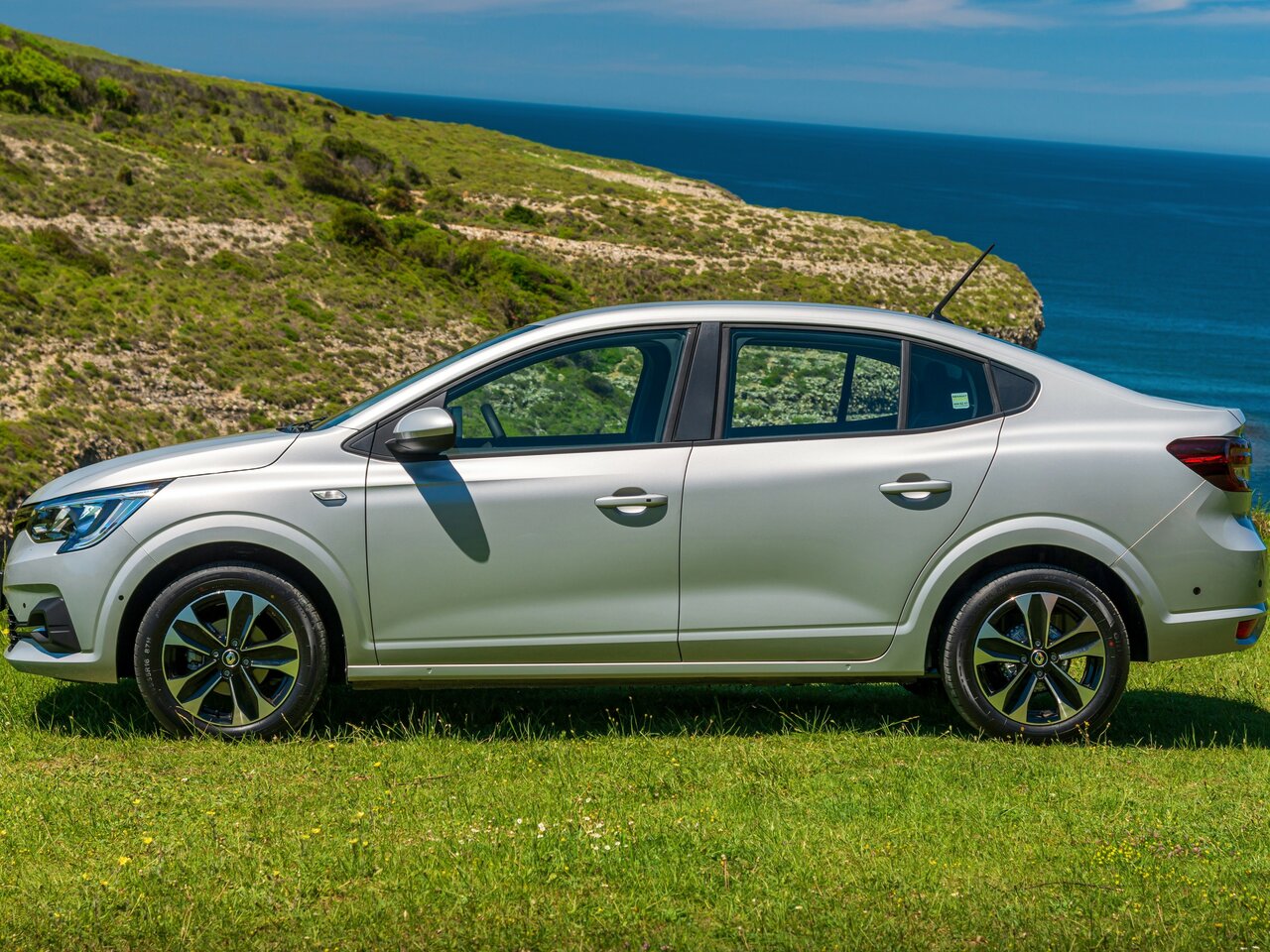 Renault Taliant Седан