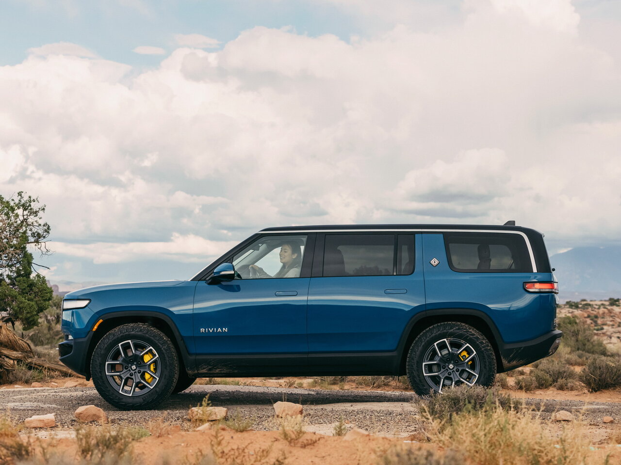 Rivian R1S Внедорожник 5 дв.