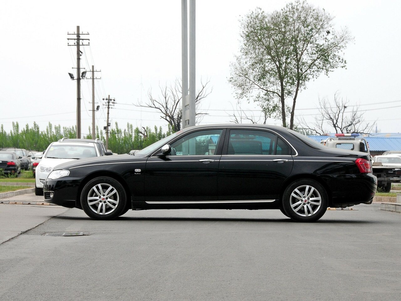 Roewe 750 Седан