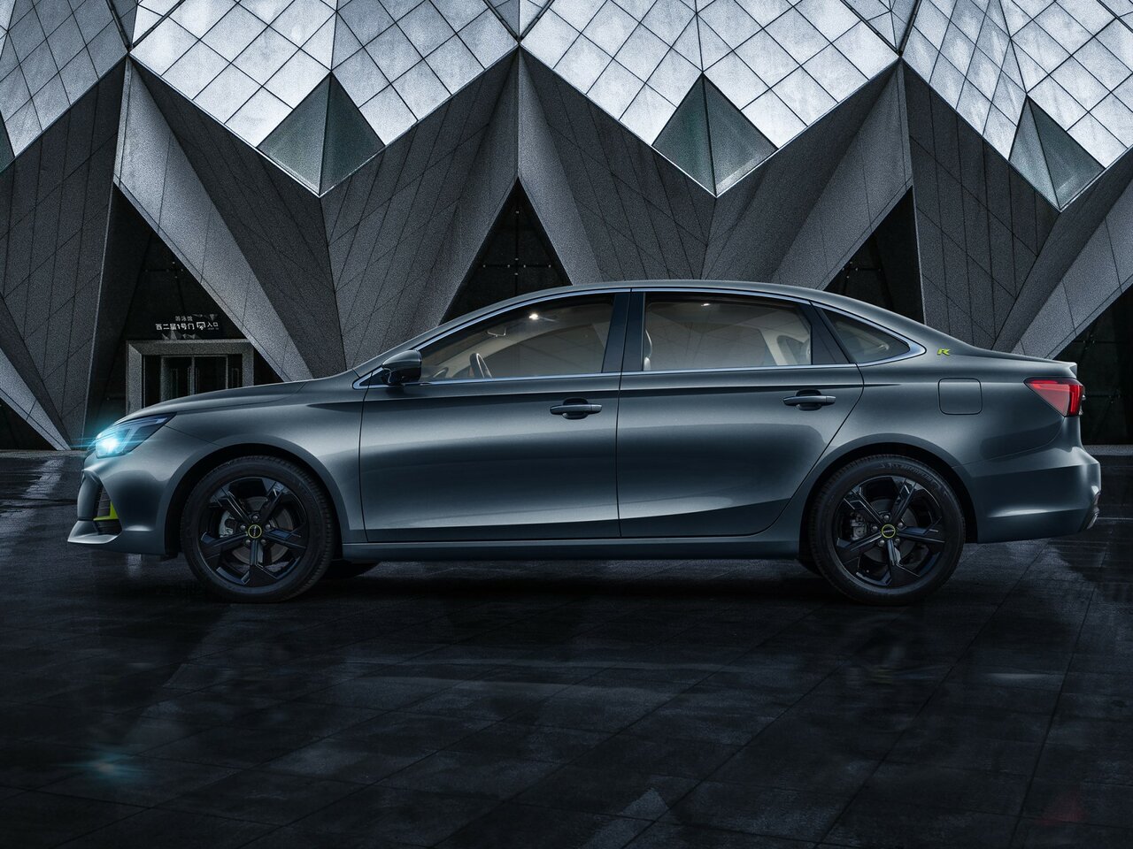 Roewe i6 Max Седан