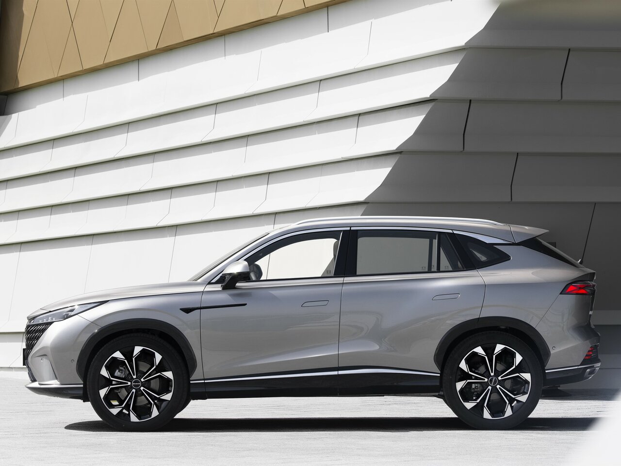 Roewe RX5 II