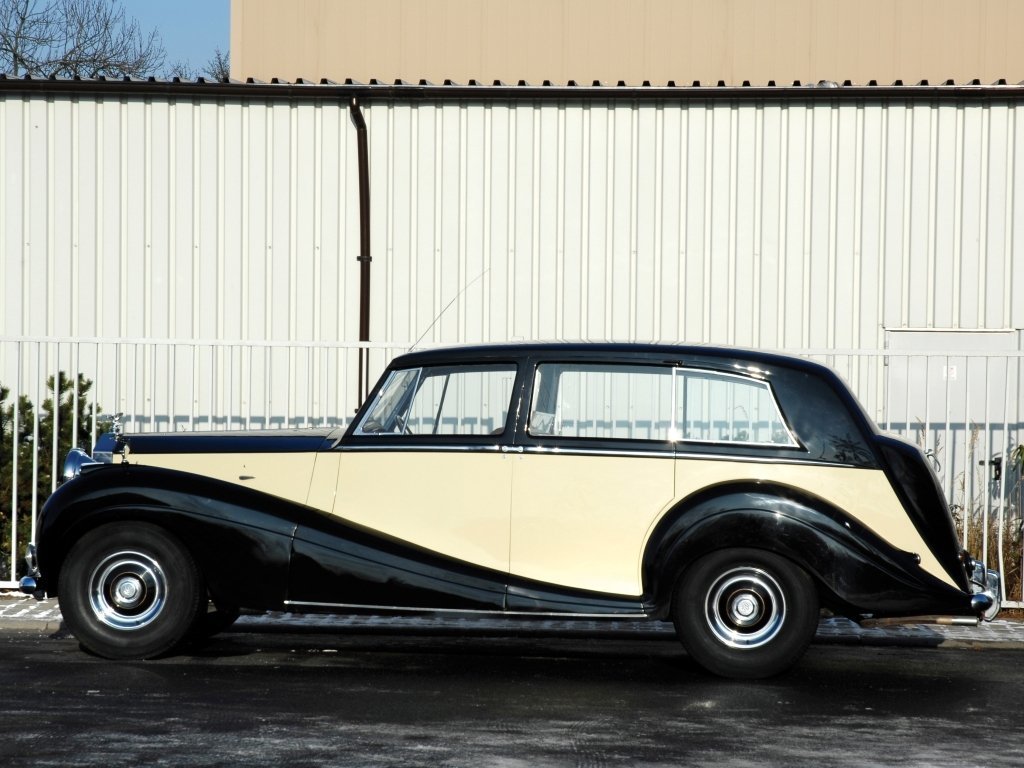 Rolls-Royce Silver Wraith Седан
