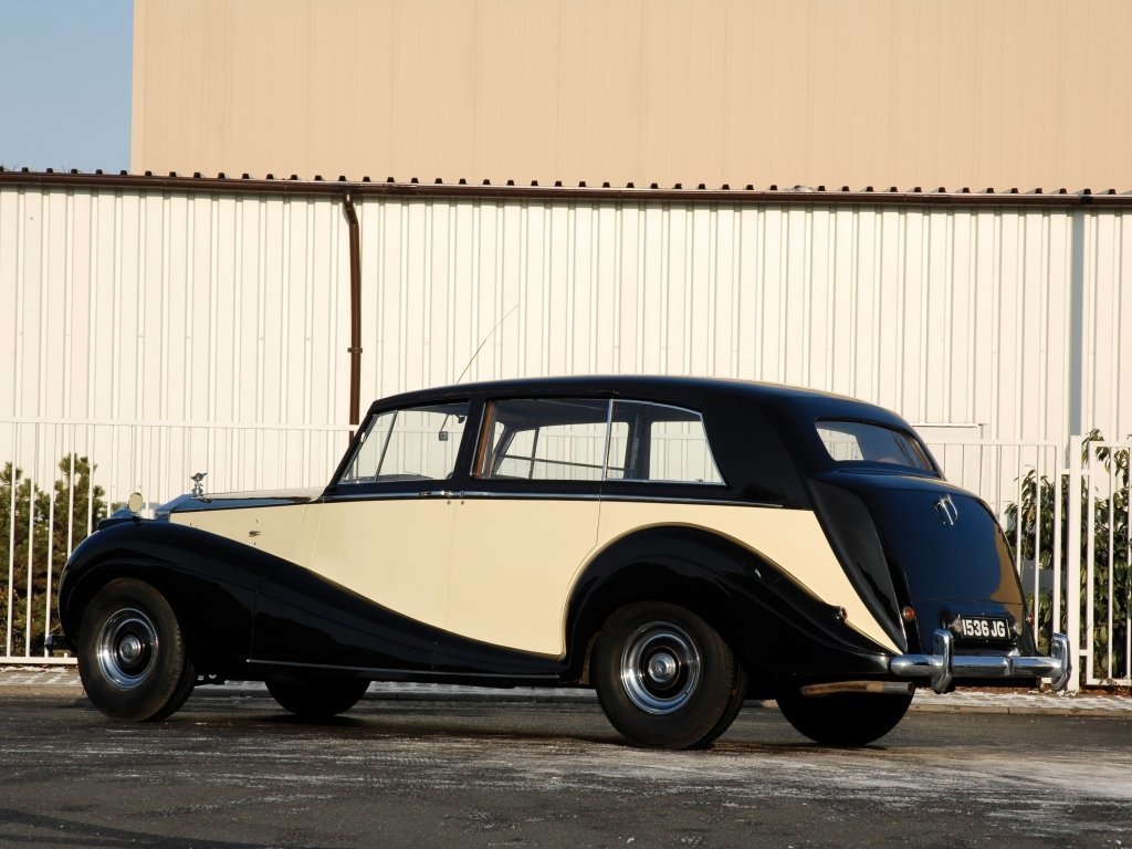 Rolls-Royce Silver Wraith Седан