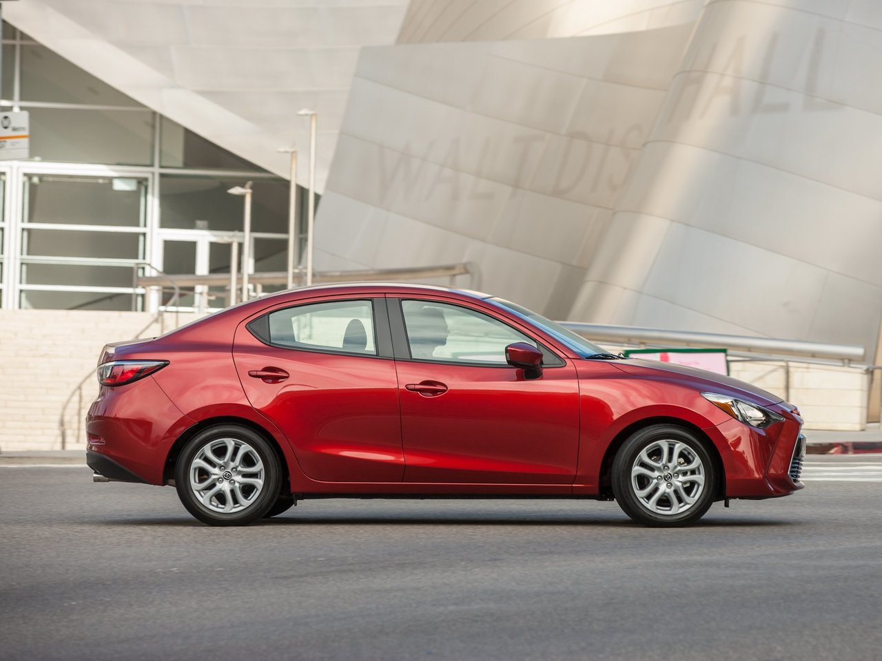 Scion iA Седан