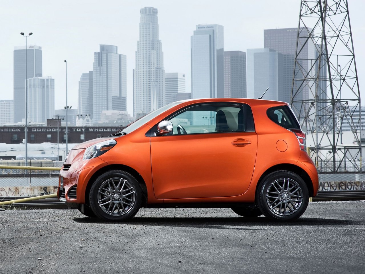 Scion iQ Хэтчбек 3 дв.