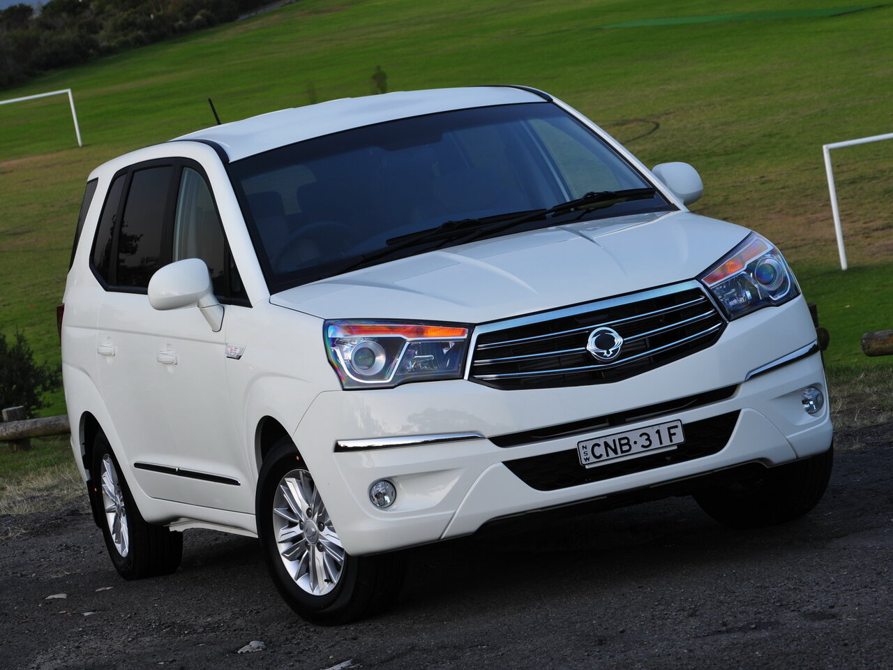 SsangYong Stavic Минивэн