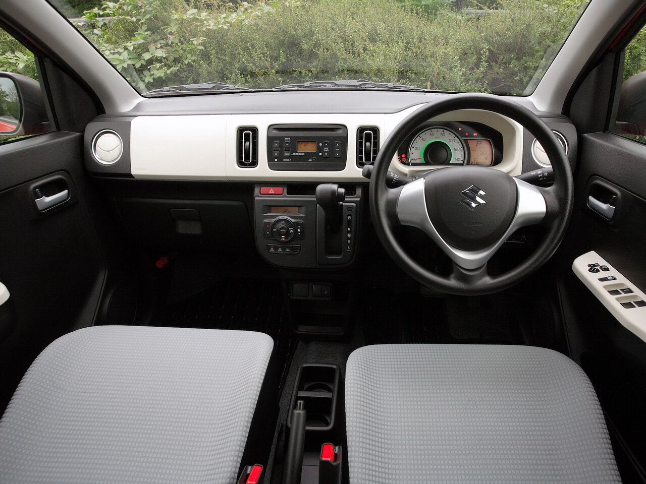 Suzuki Alto VIII (HA36)