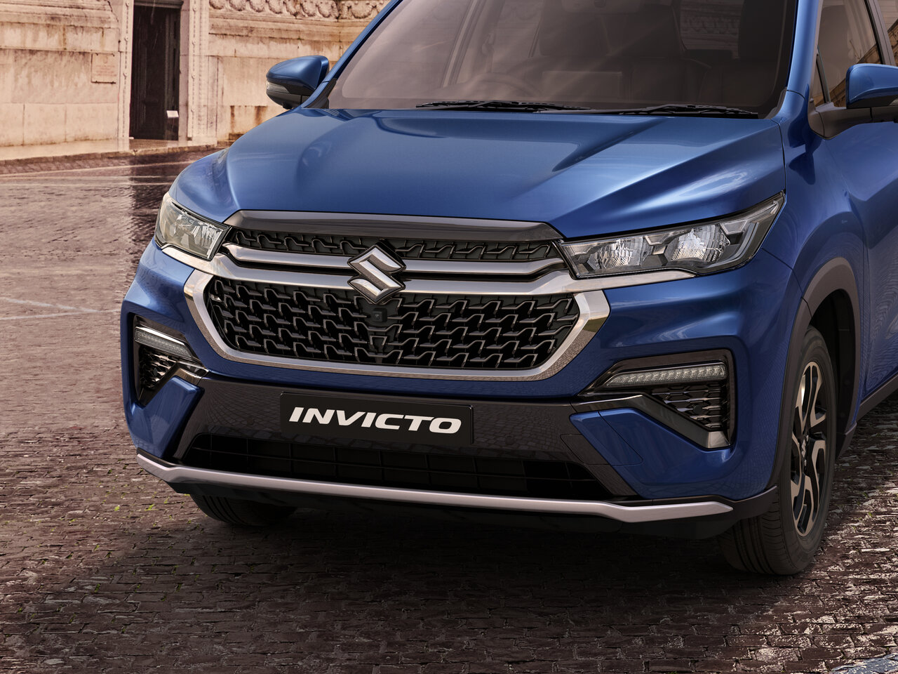 Suzuki Invicto Компактвэн