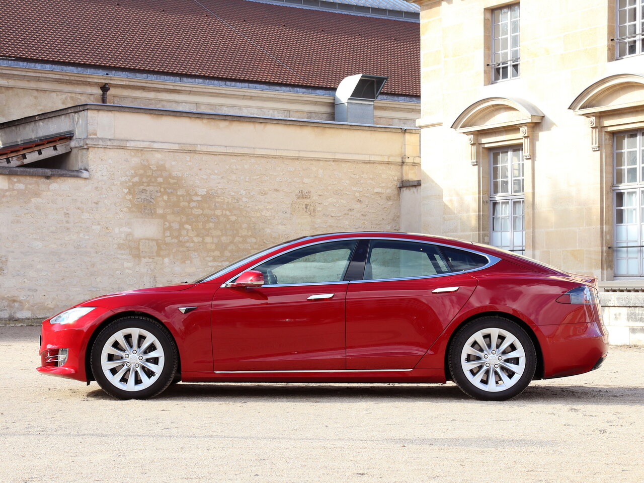 Tesla Model S I Рестайлинг