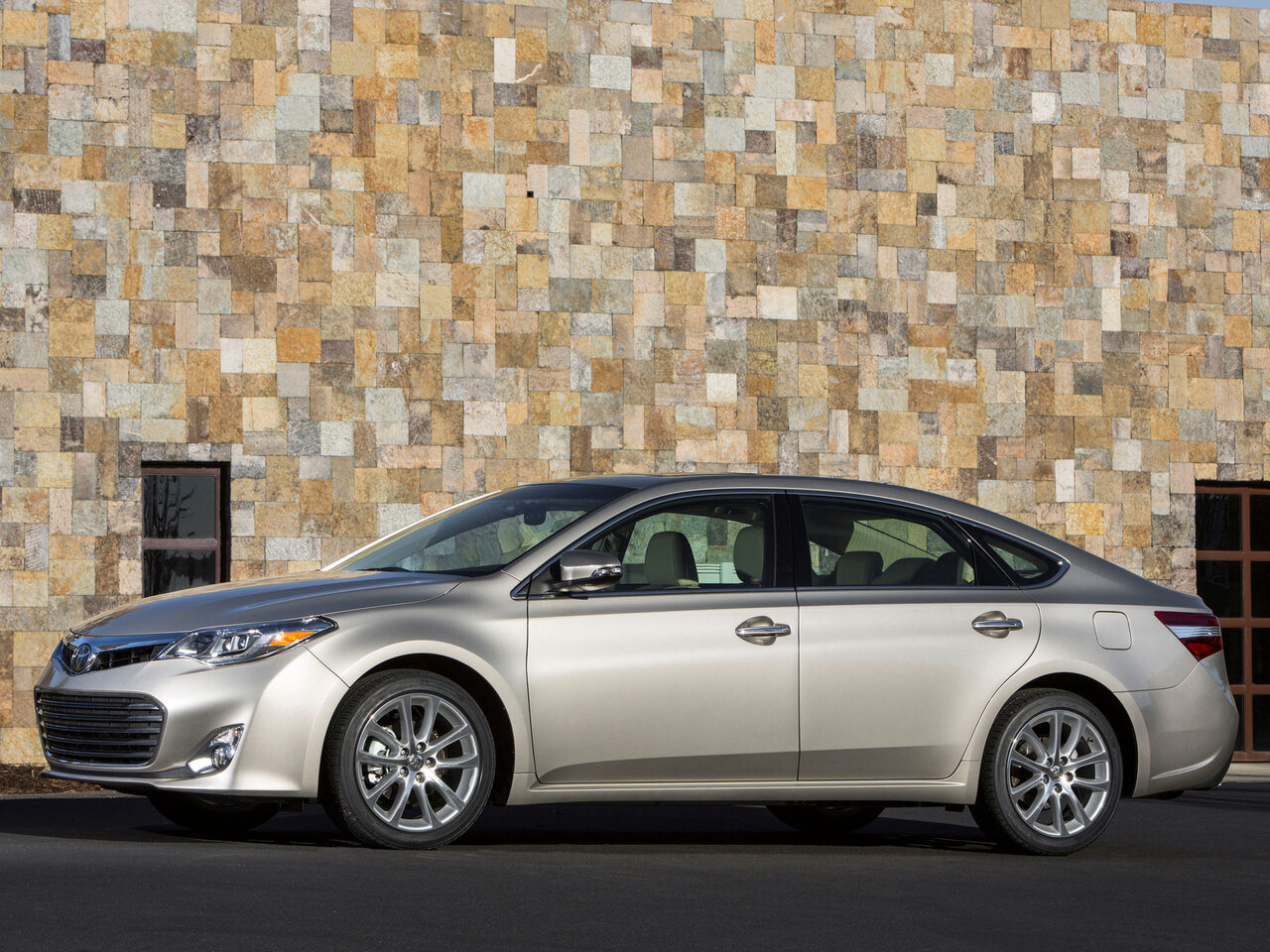 Toyota Avalon IV