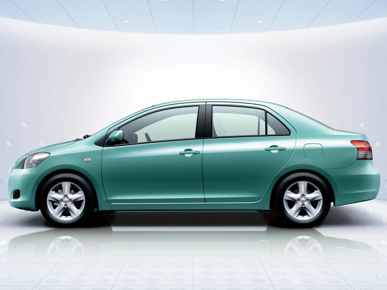 Toyota Belta I