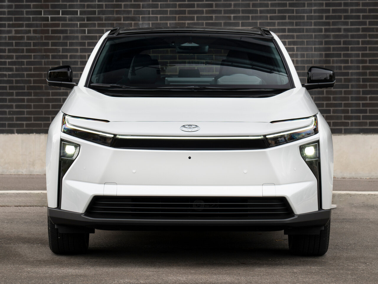 Toyota bZ c 2026 года