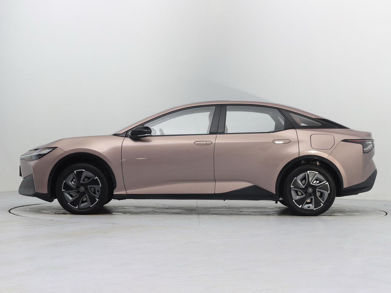 Toyota bZ3 Седан