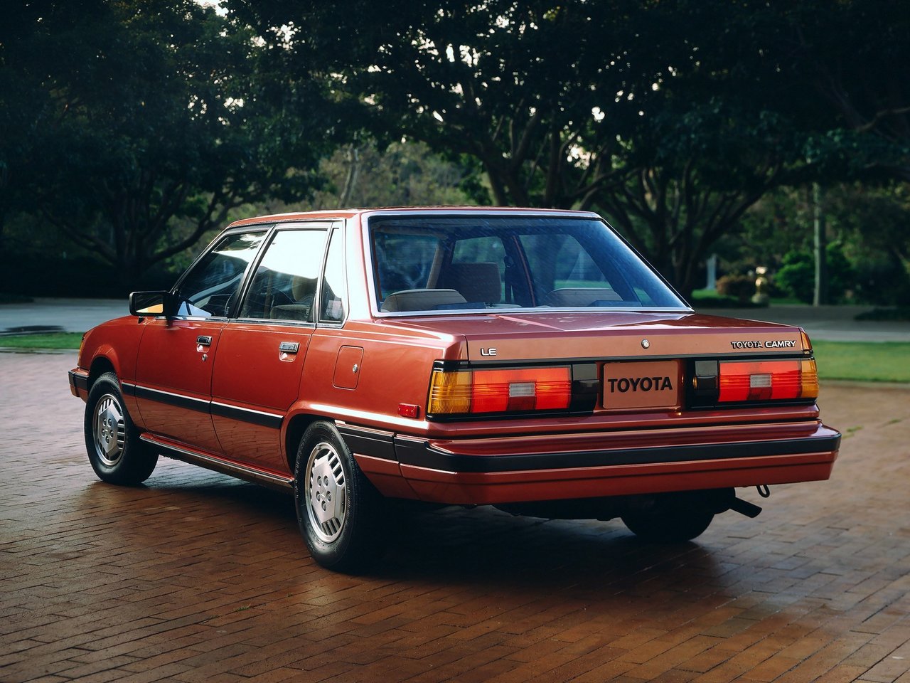 Toyota Camry I (V10)
