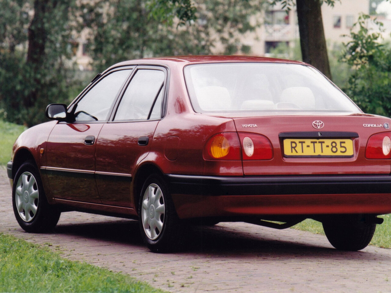 Toyota Corolla VIII (E110)