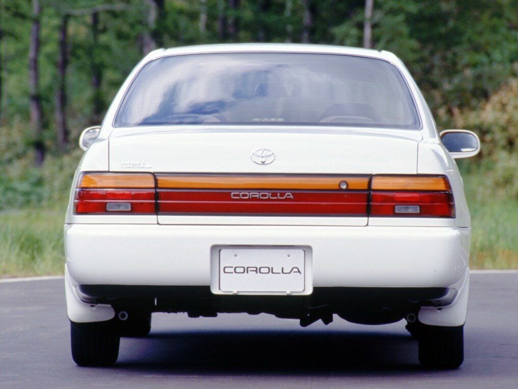 Toyota Corolla VII (E100)