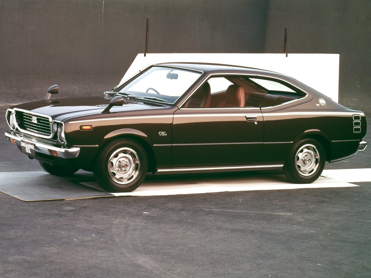 Toyota Corolla III (E30, E40, E50, E60)