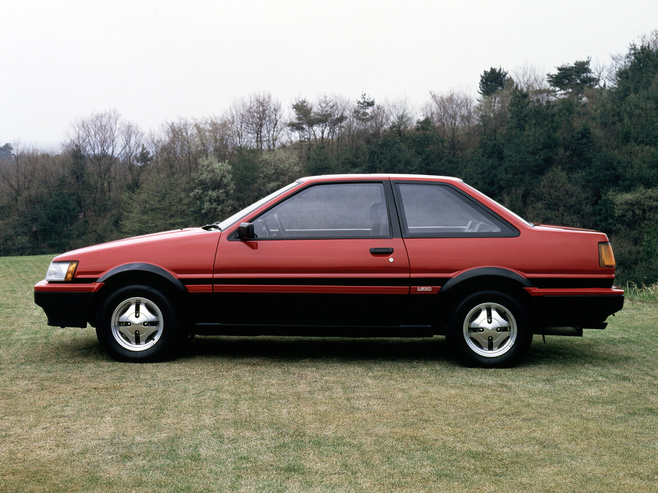Toyota Corolla Levin IV (AE85/AE86)
