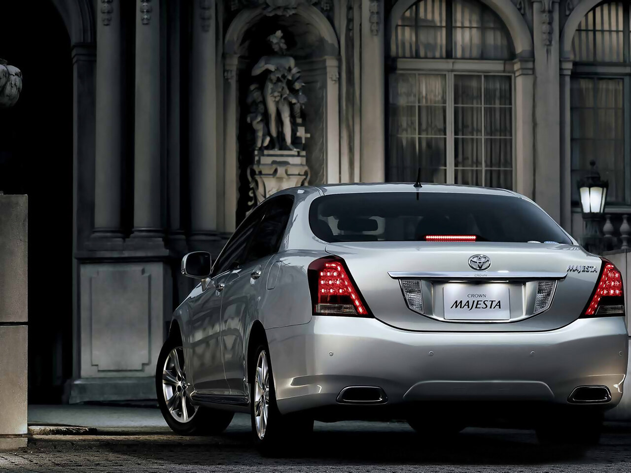 Toyota Crown Majesta V (S200)