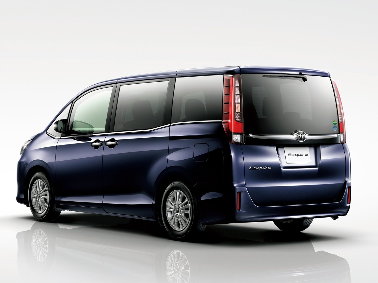 Toyota Esquire I