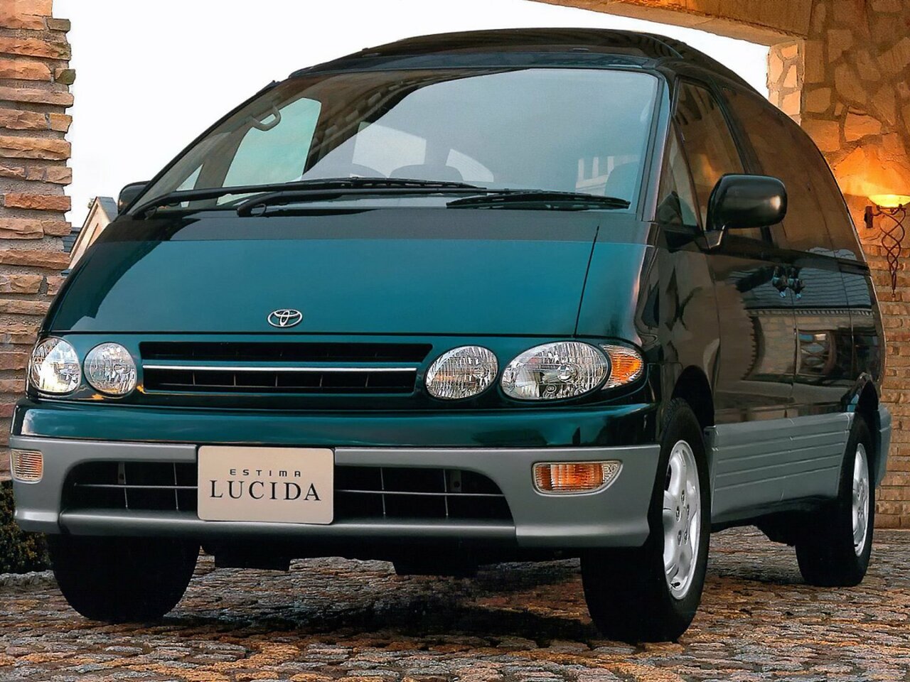 Toyota Estima I