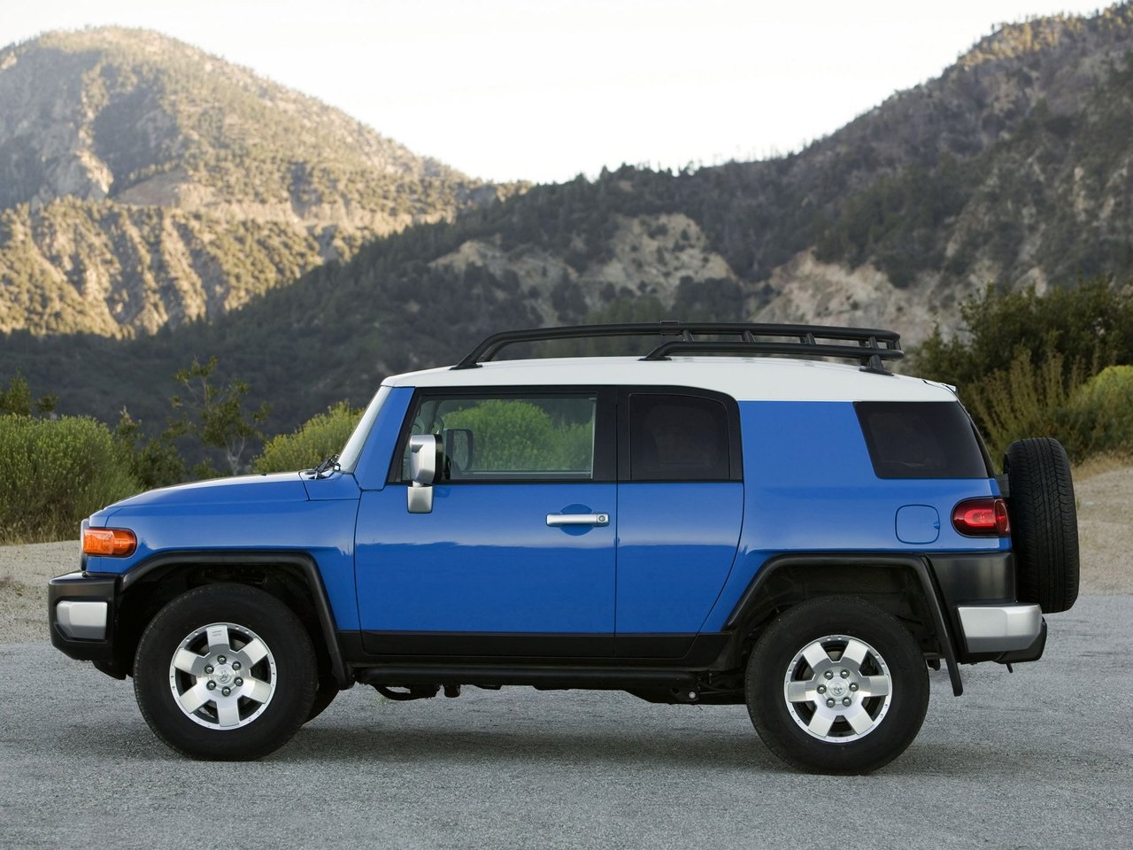 Toyota FJ Cruiser Внедорожник 5 дв.