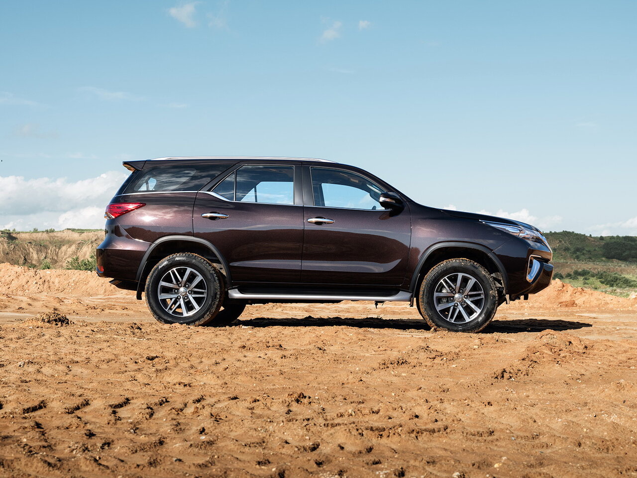 Toyota Fortuner II