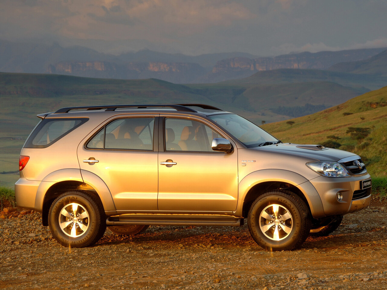 Toyota Fortuner I