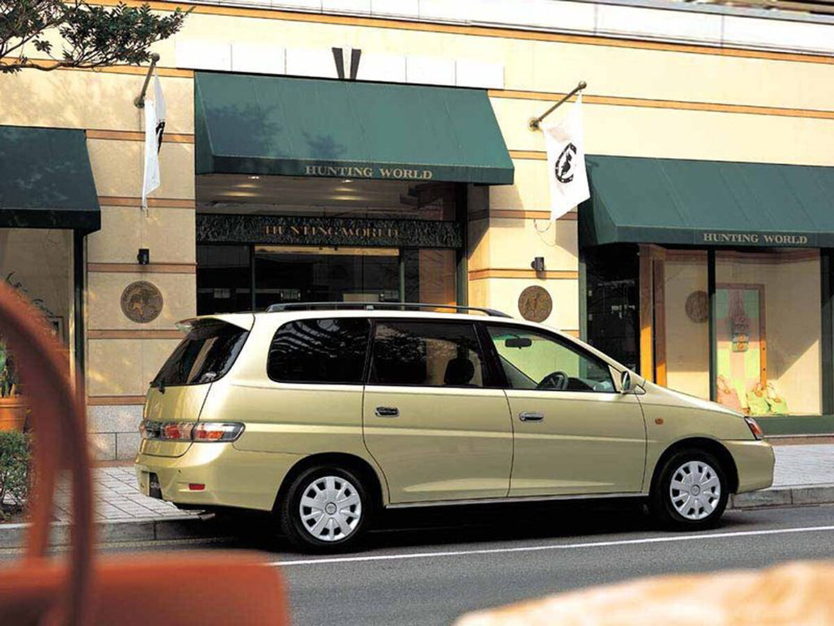 Toyota Gaia Компактвэн