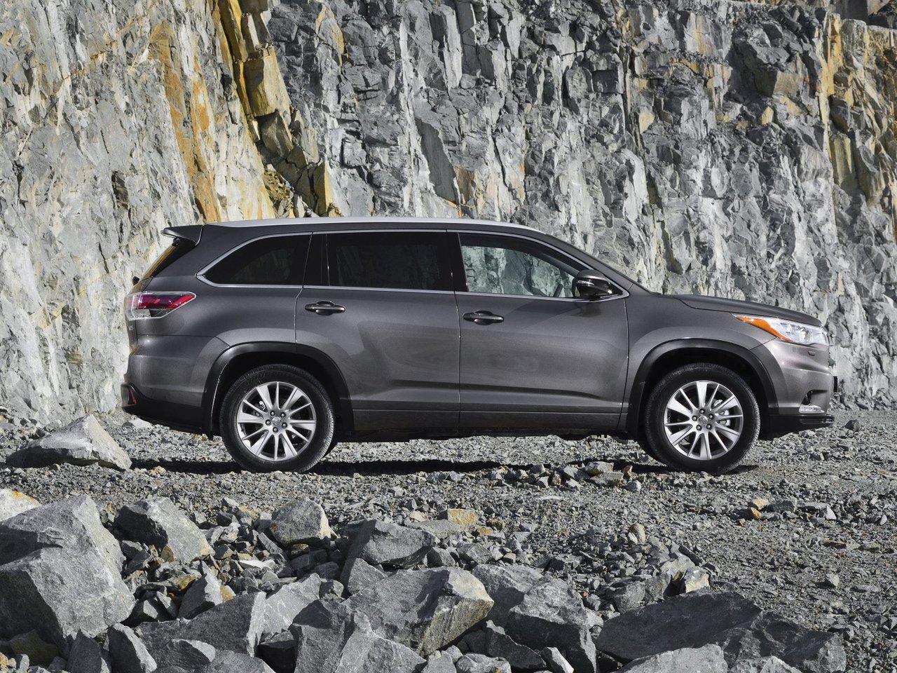 Toyota Highlander III (XU50)