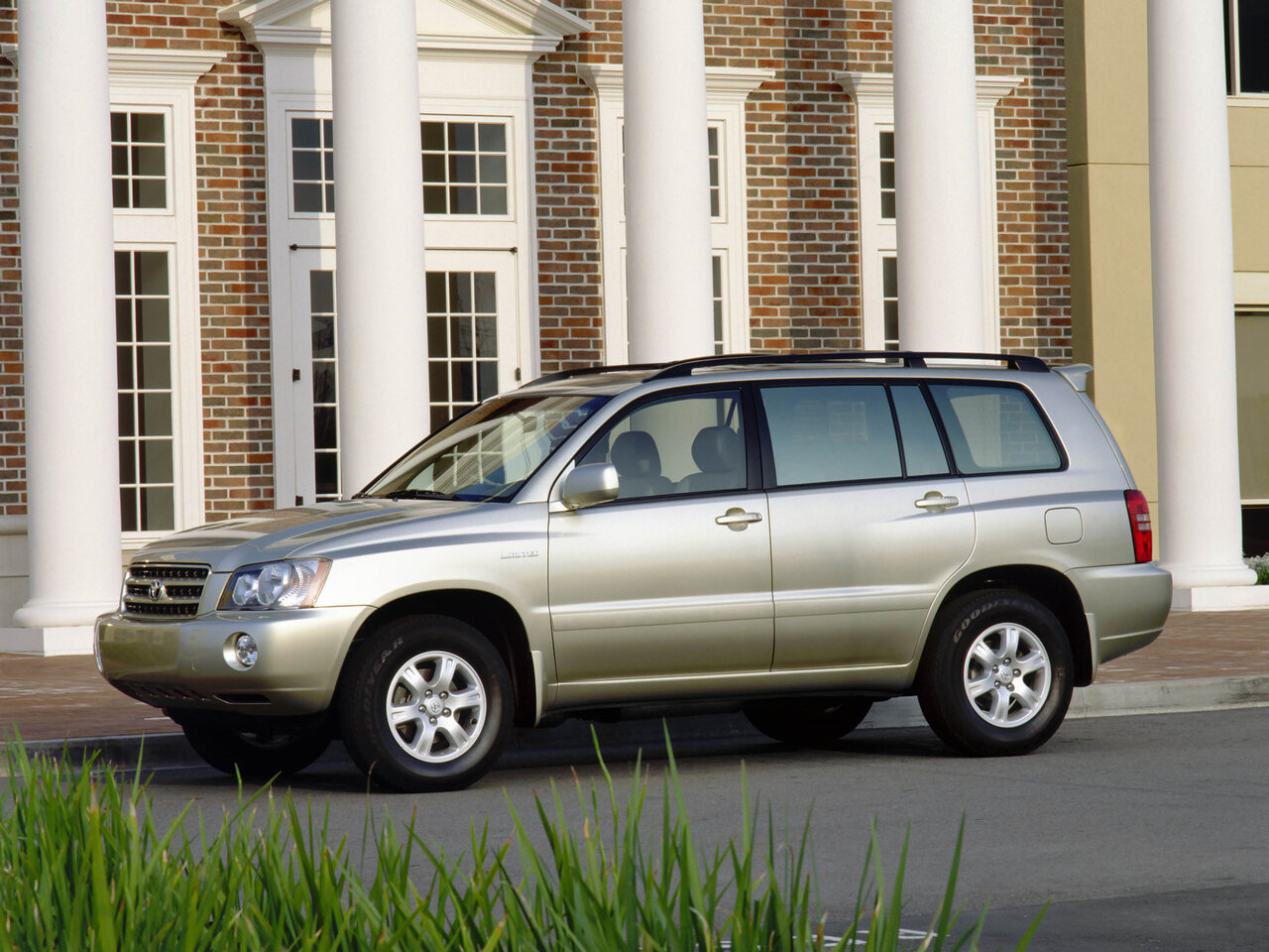 Toyota Highlander I (XU20)