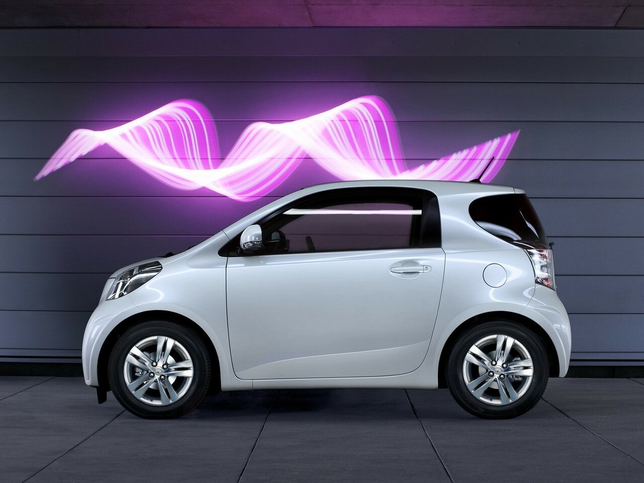 Toyota iQ Хэтчбек 3 дв.
