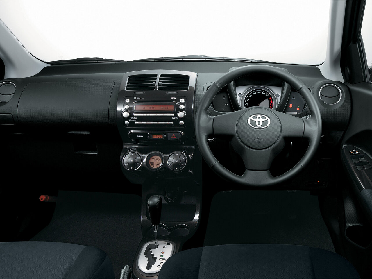 Toyota Ist I Рестайлинг